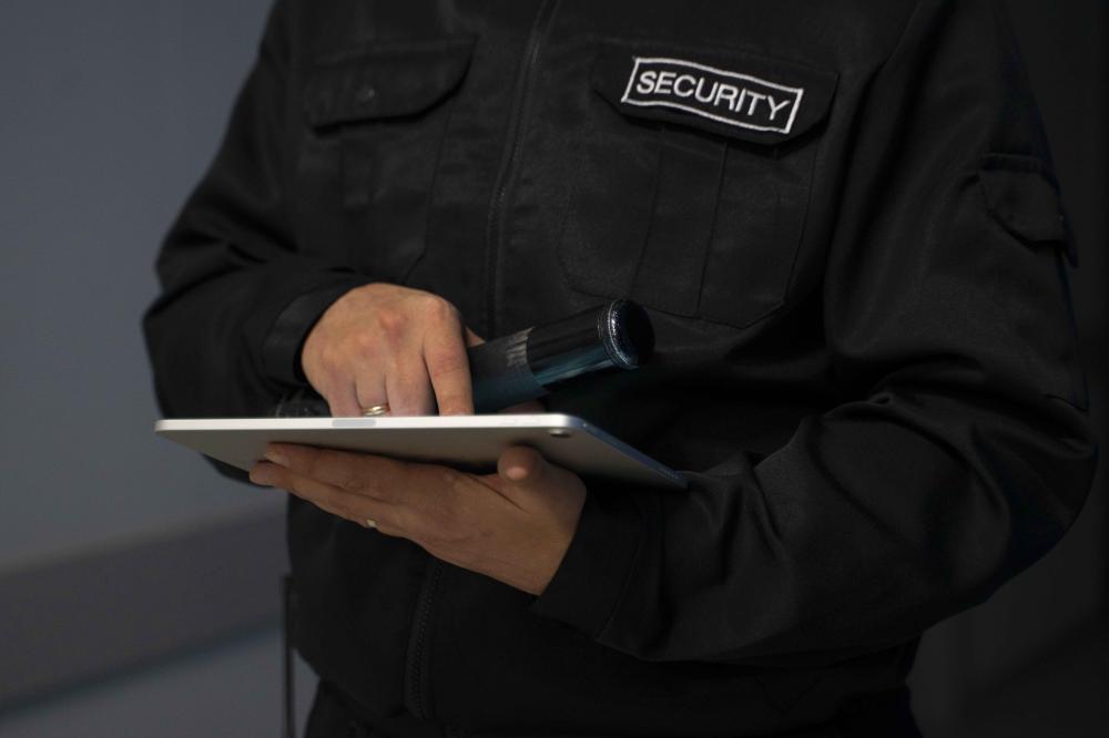 security-guard-workspace-min (1)